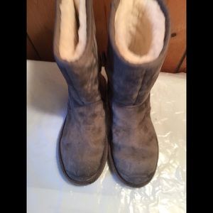 UGG suede boots Sz 5
